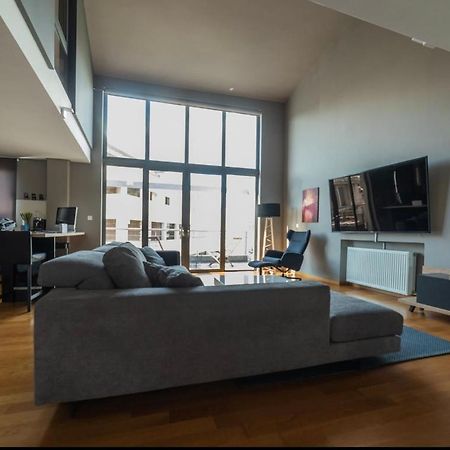 Minimal Brand New Loft Next To Subway Atenas Exterior foto